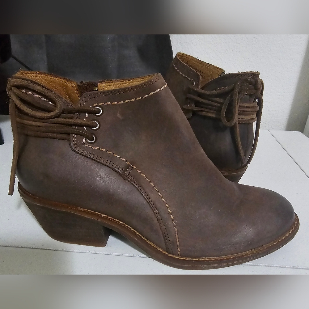 Sofft  size 6.5 boots